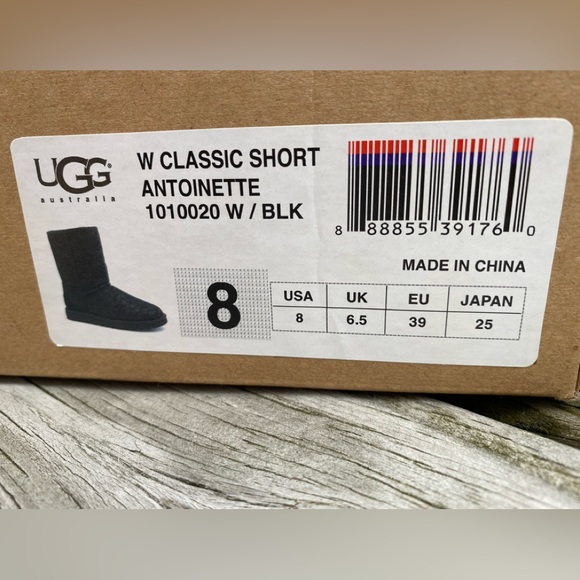 Used Uggs - Picture 8 of 9